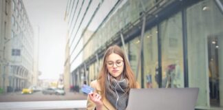 Faktoring a zarządzanie płynnością finansową firmy