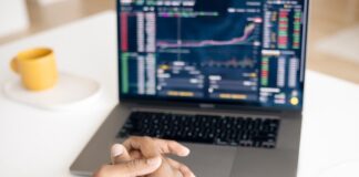 Jakie są korzyści i zagrożenia związane z inwestowaniem w obligacje korporacyjne?