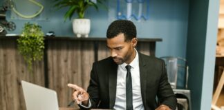 Jakie korzyści niesie ze sobą faktoring dla przedsiębiorców?