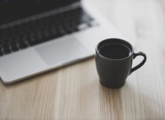 Ile godzin można pracować w pomieszczeniu bez okien? Ile godzin można pracować w pomieszczeniu bez okien?