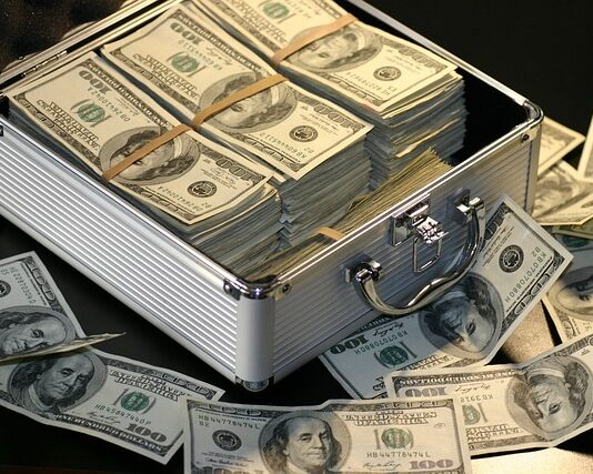 Ile zarabia się w Media Markt? Ile zarabia się w Media Markt?