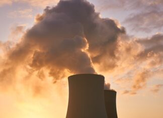 W jakim kraju jest najwięcej elektrowni atomowych?